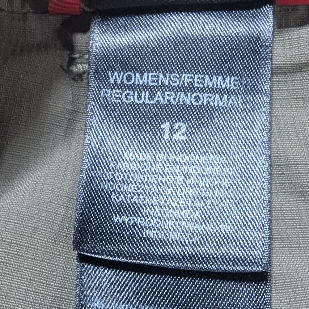 The North Face Women's Shorts Size 12 - Picture 5 of 7